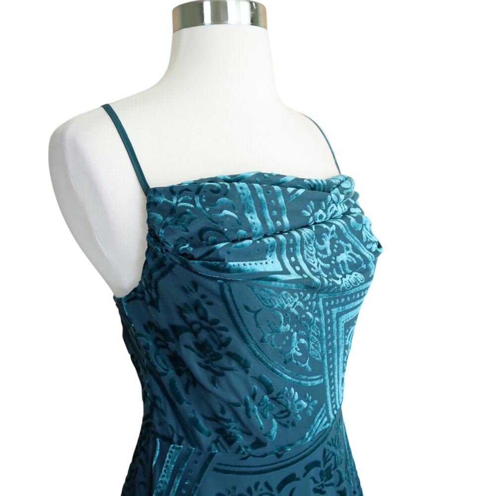 Urban Outfitters Womens Lexi Velvet Cowl Neck Mini Dress Size Medium Green Swing - Picture 4 of 14